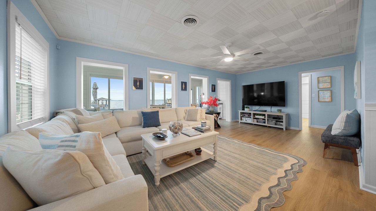 Photo of Livingroom in Candler