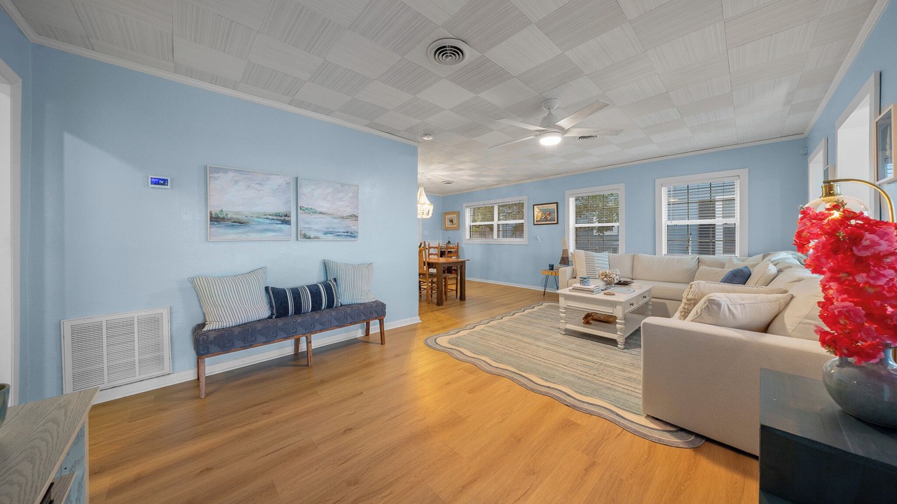 Photo of Livingroom in Candler