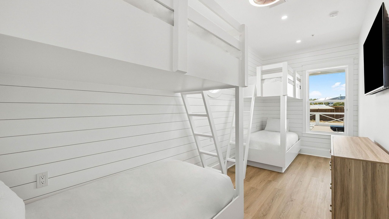 Photo of Bedroom in Bahama Beach