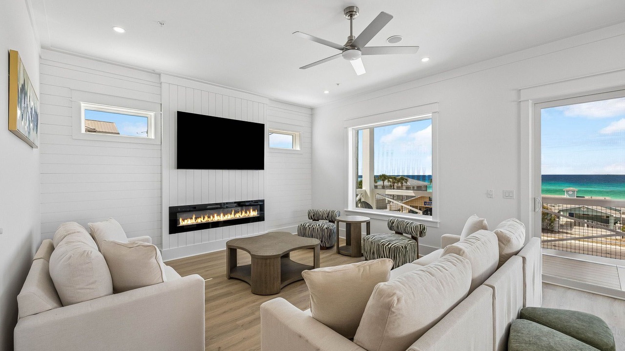 Photo of Livingroom in Bahama Beach