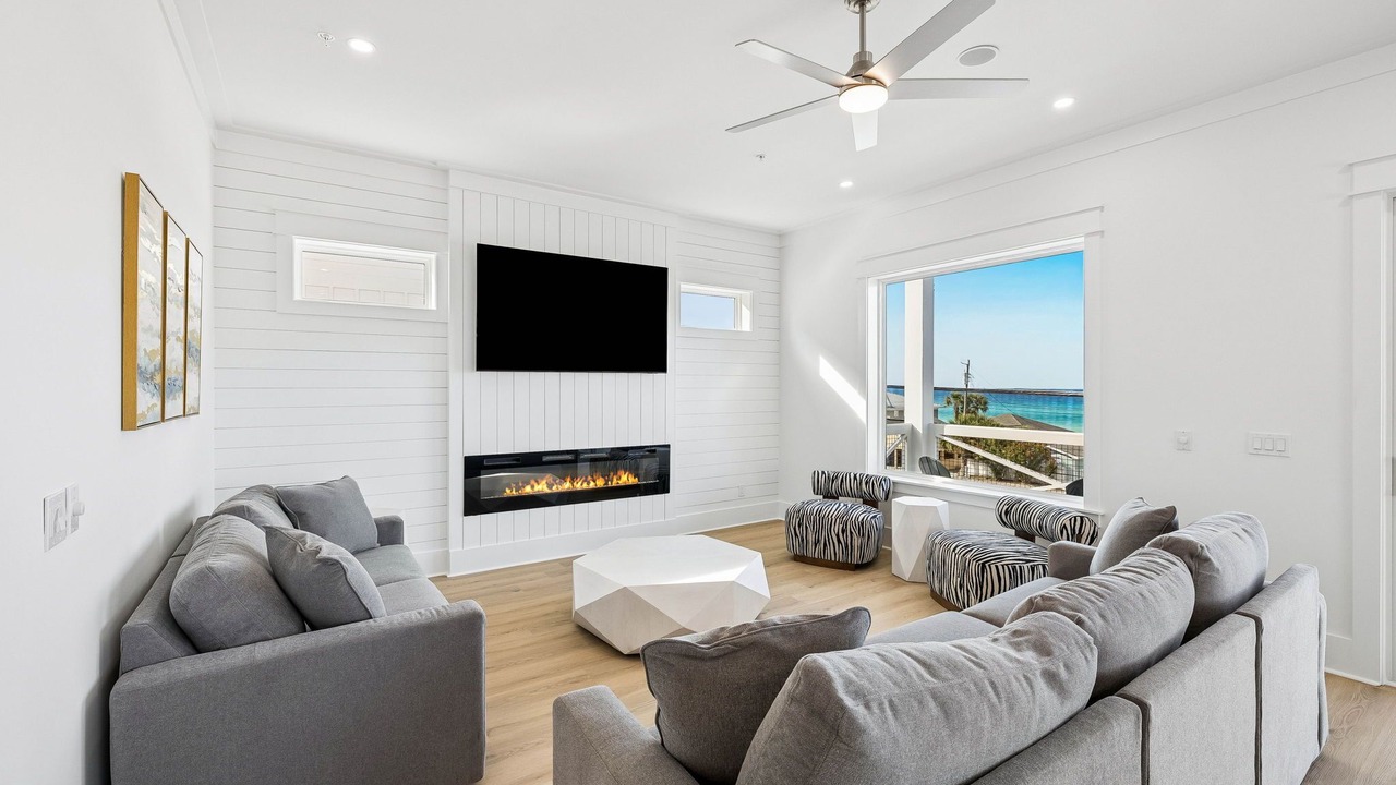 Photo of Livingroom in Bahama Beach