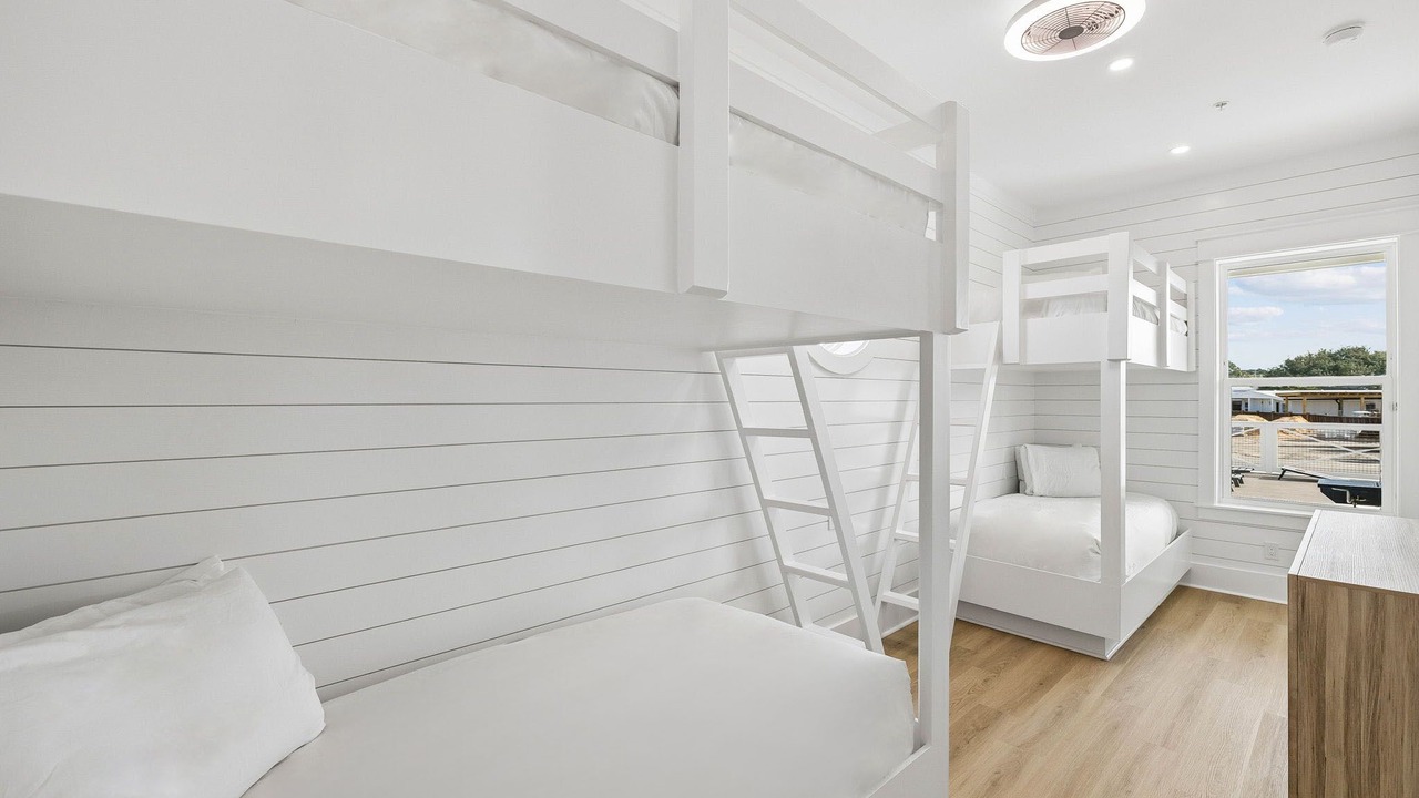 Photo of Bedroom in Bahama Beach