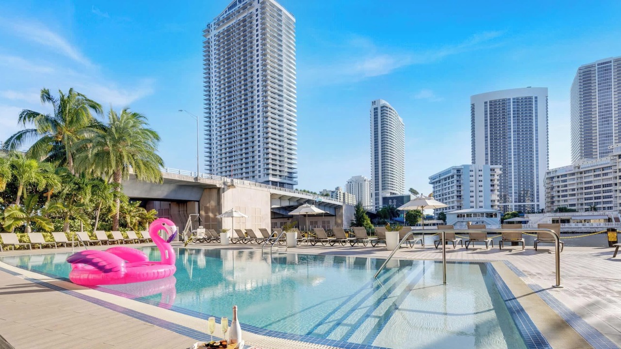 Photo of Outdoor in Hallandale Beach