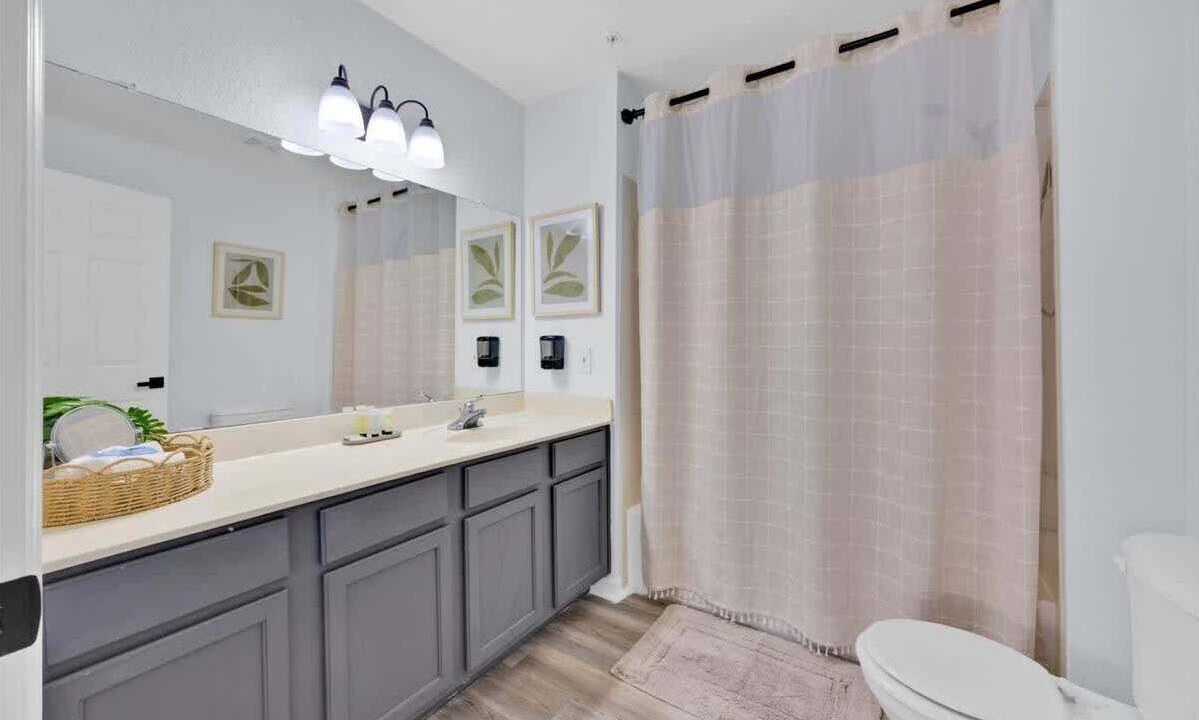 Photo of Bathroom in Venetian Bay Villages