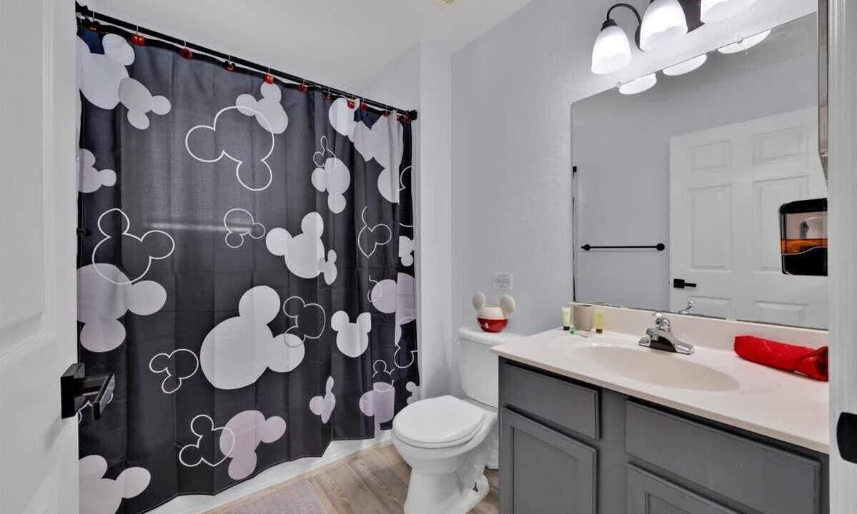 Photo of Bathroom in Venetian Bay Villages