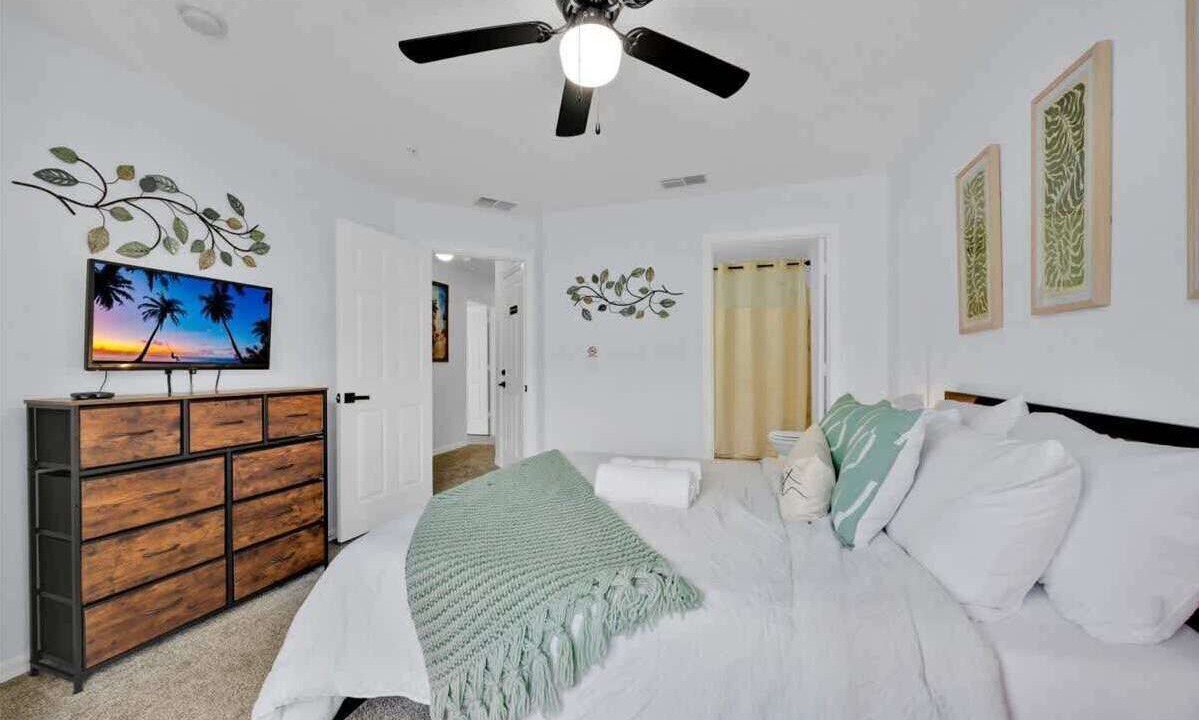 Photo of Bedroom in Venetian Bay Villages
