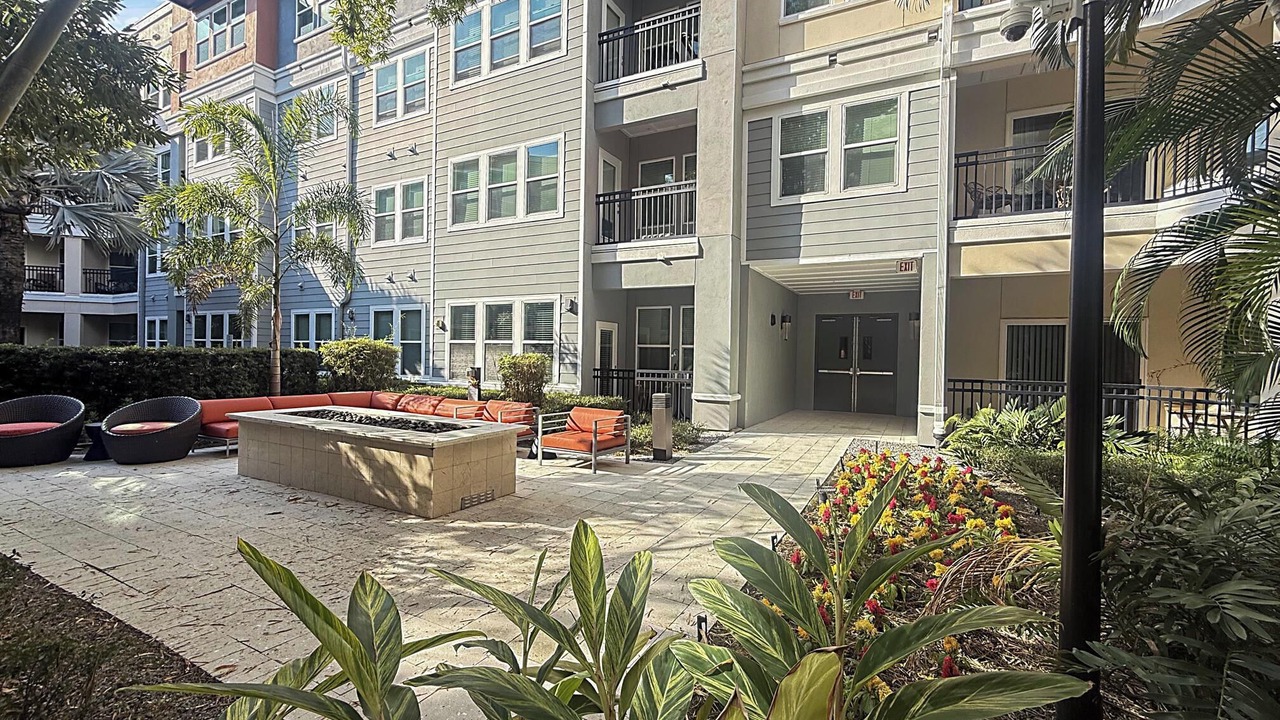 Photo of Patio Balcony in Carver City - Lincoln Gardens