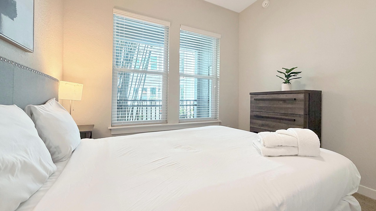 Photo of Bedroom in Carver City - Lincoln Gardens