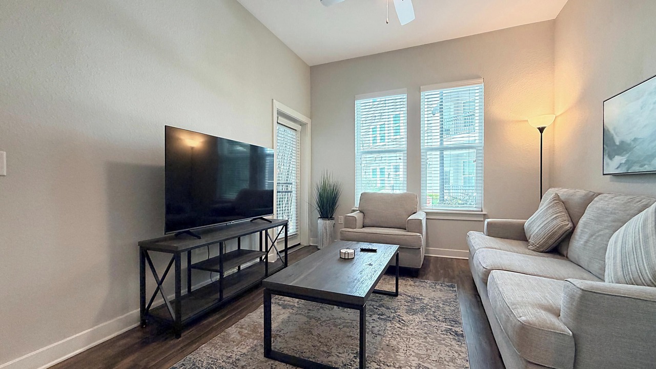Photo of Livingroom in Carver City - Lincoln Gardens