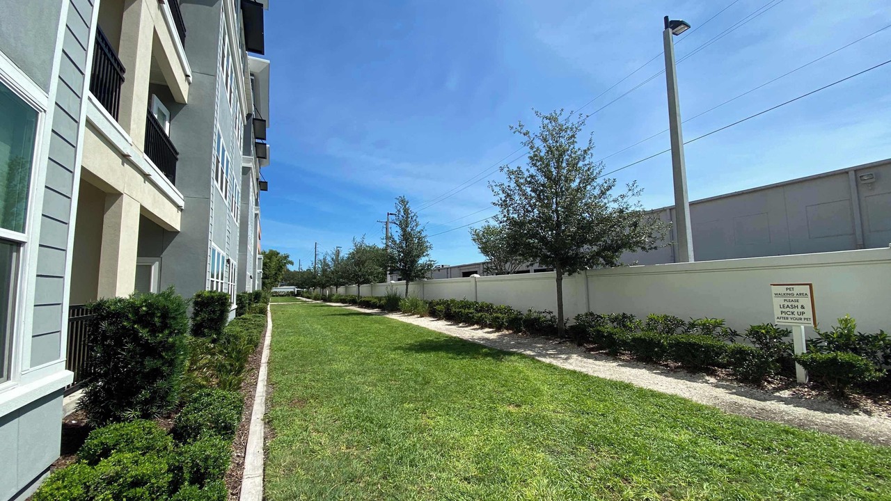 Photo of Outdoor in Carver City - Lincoln Gardens