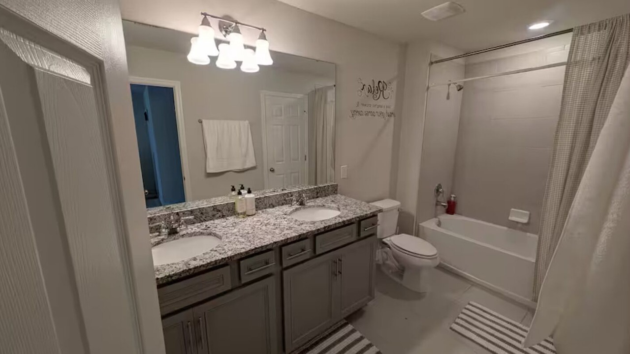 Photo of Bathroom in Meadow Woods