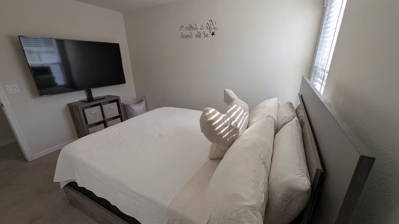 Photo of Bedroom in Meadow Woods