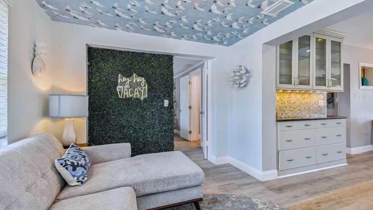 Photo of Livingroom in South Pinellas Community Council