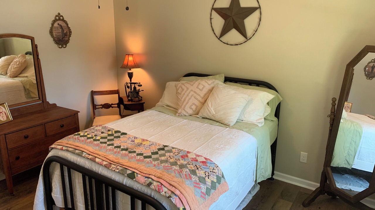 Photo of Bedroom in Valdosta