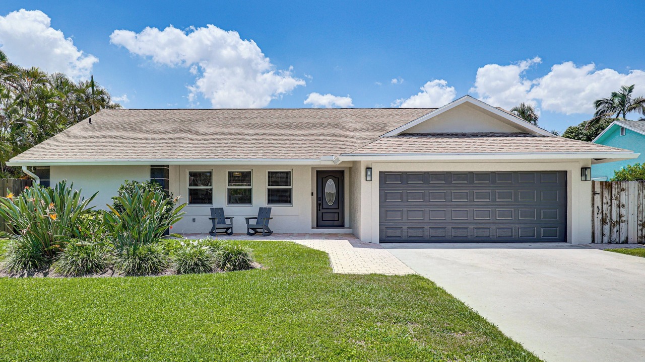 Photo of Outdoor in Tropic Palms
