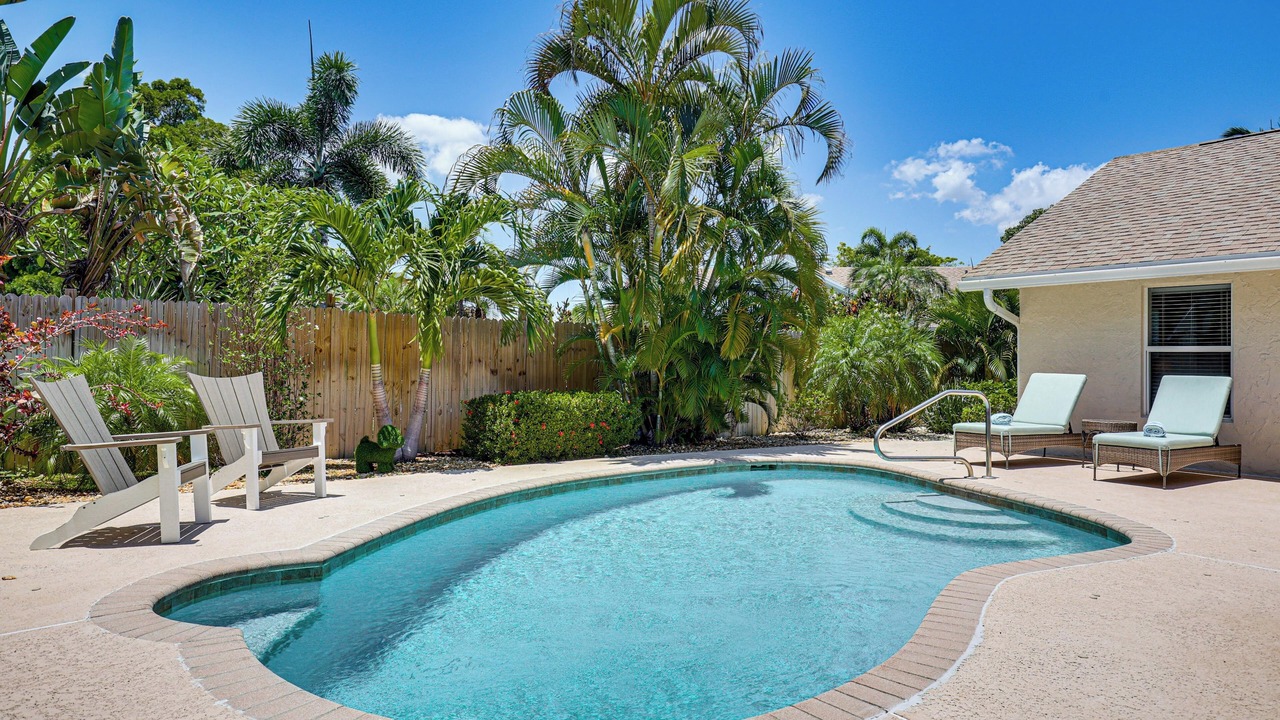 Photo of Others in Tropic Palms