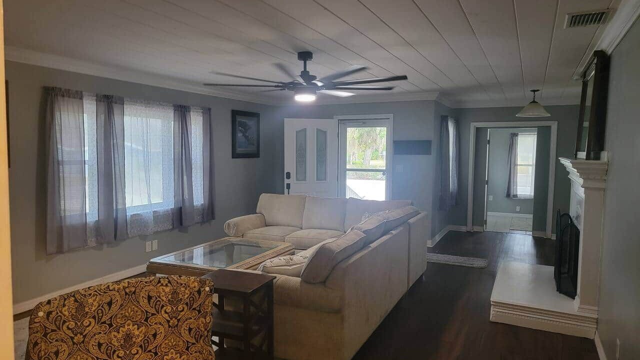 Photo of Livingroom in Ellenton