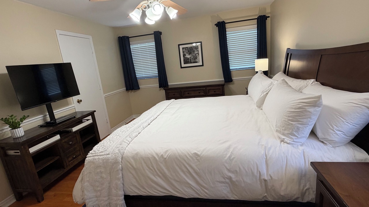 Photo of Bedroom in Bay Crest Park