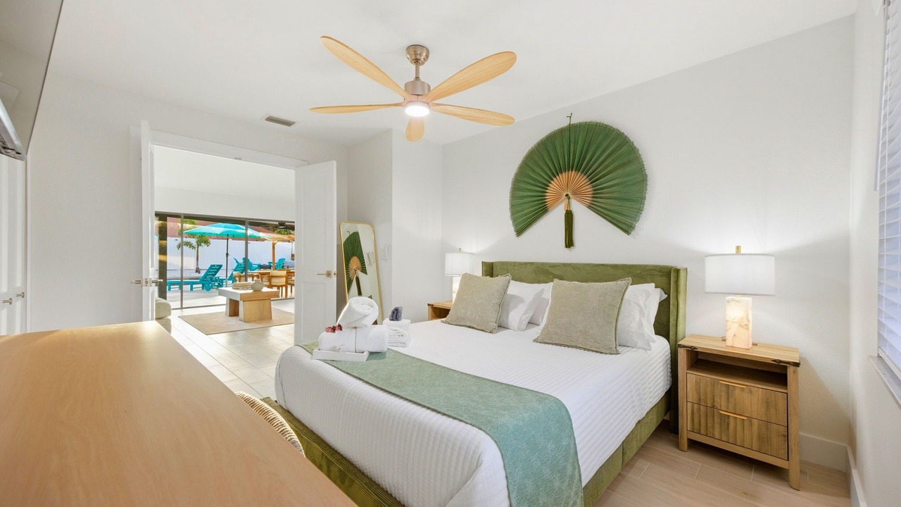 Photo of Bedroom in Lake Magdalene