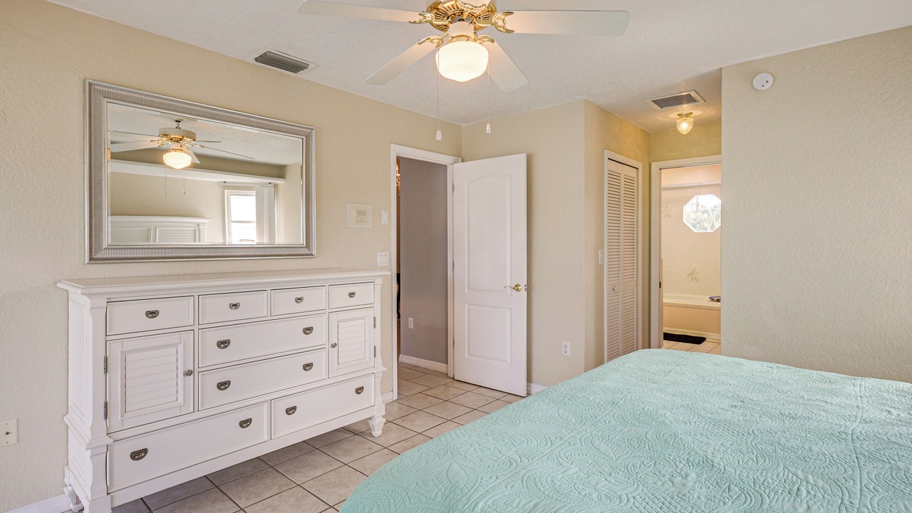 Photo of Bedroom in Edgewater