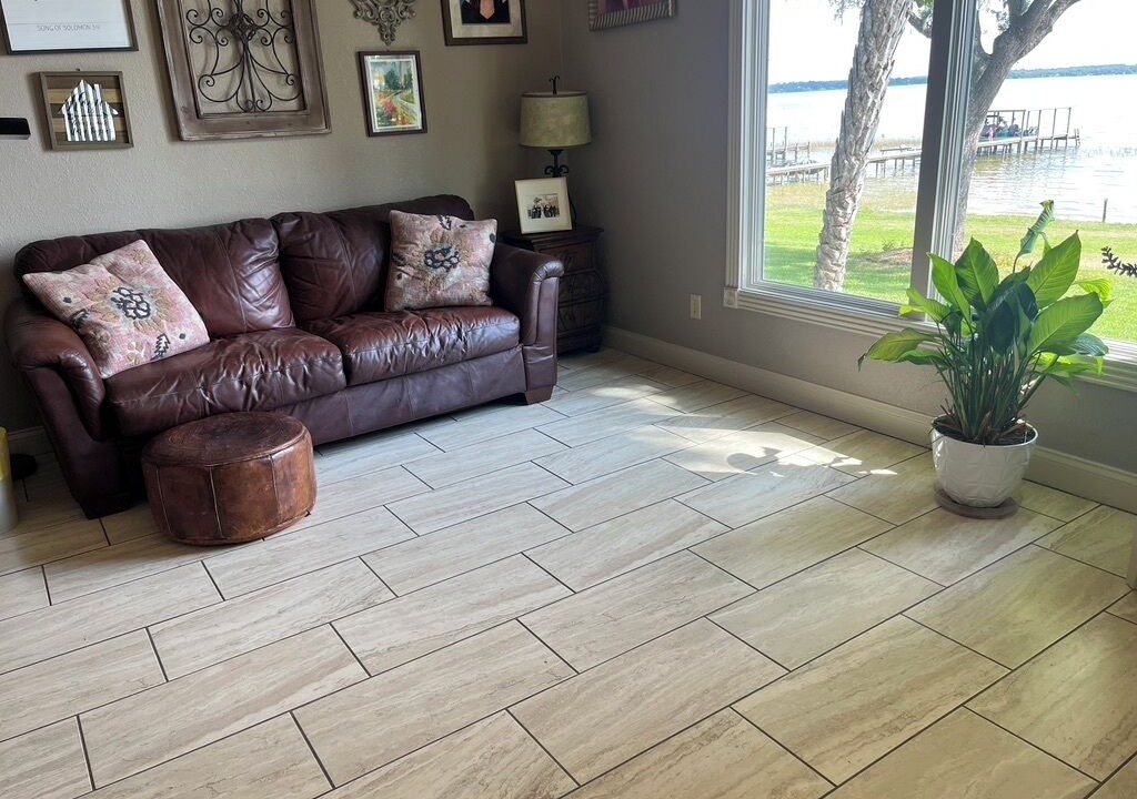 Photo of Livingroom in Candler