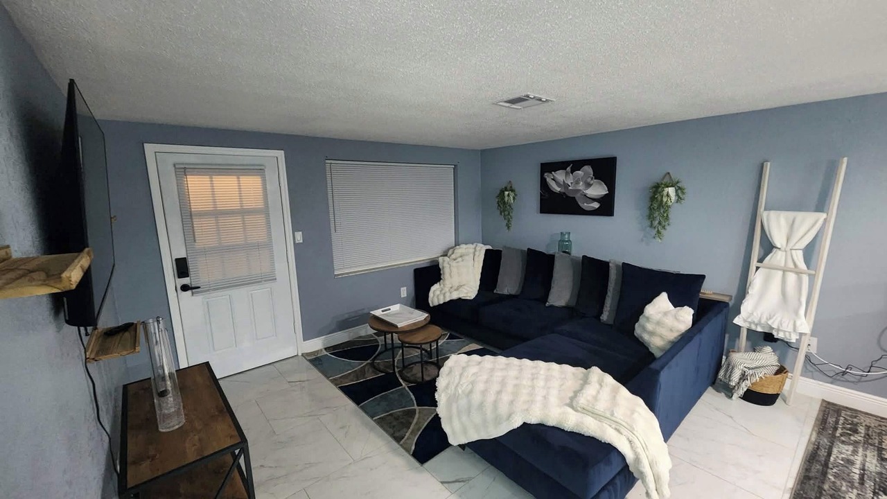 Photo of Livingroom in Signal Cove