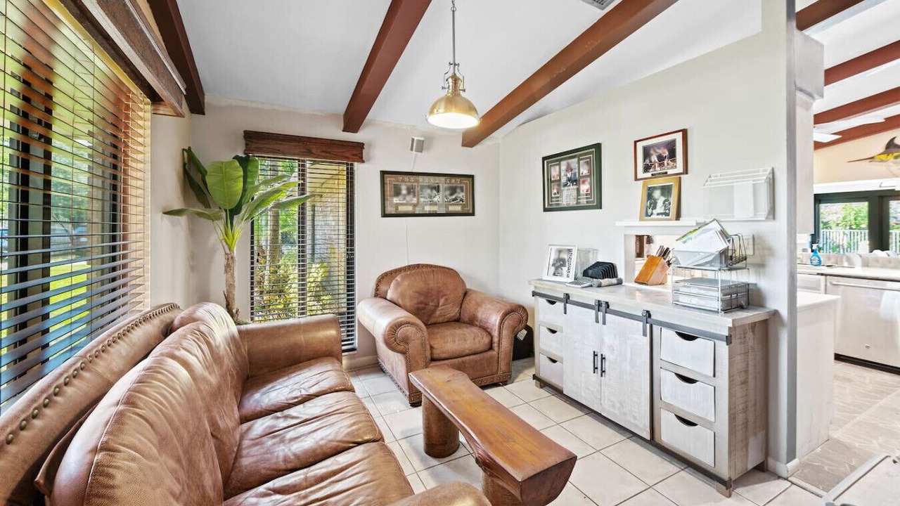 Photo of Livingroom in Survey Creek