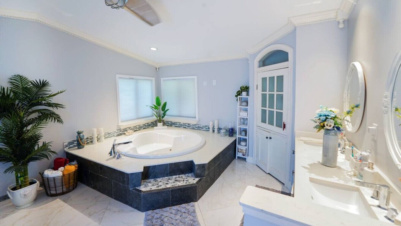 Photo of Bathroom in Survey Creek