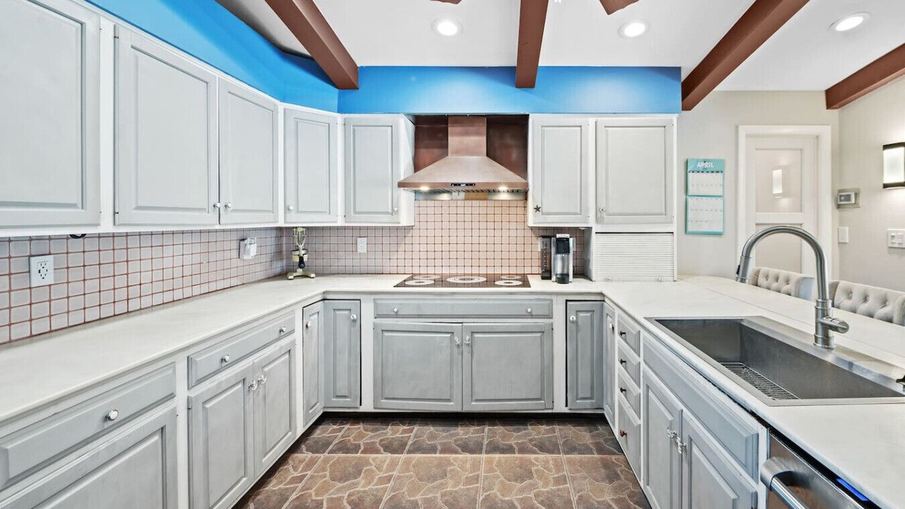 Photo of Kitchen in Survey Creek