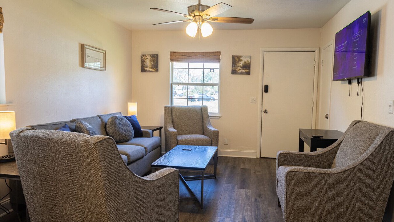 Photo of Livingroom in Englewood