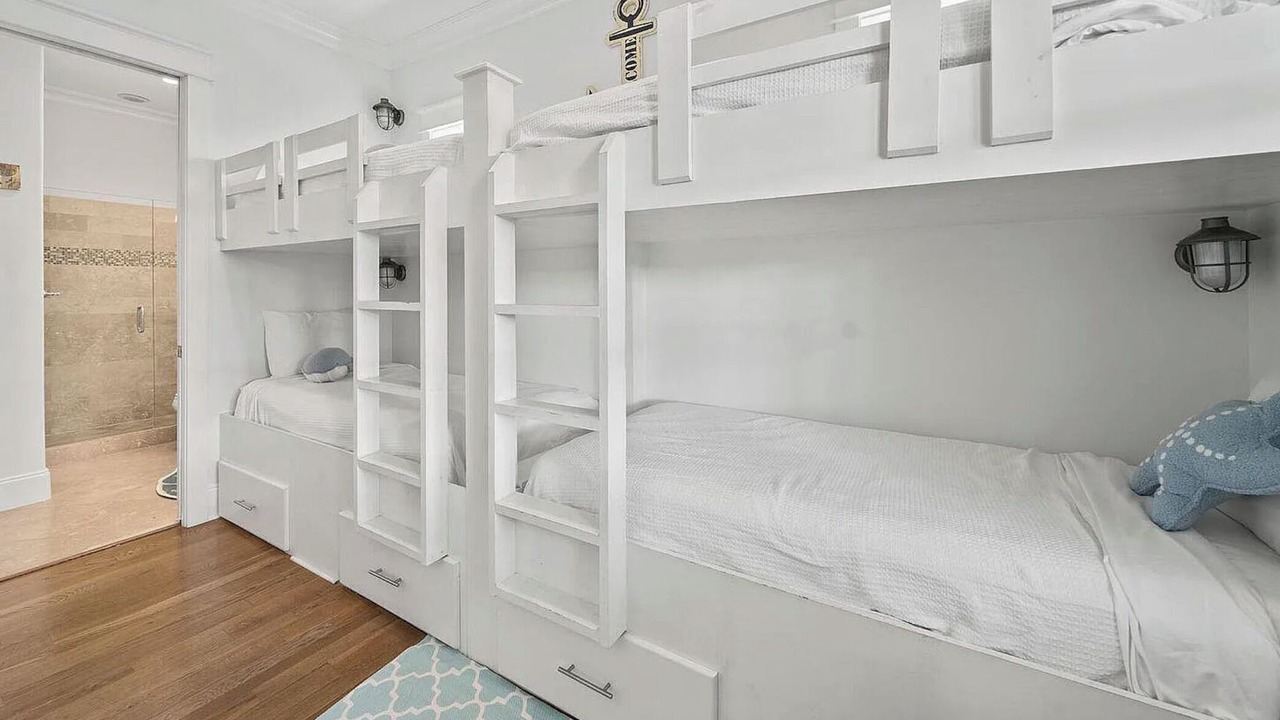 Photo of Bedroom in Lakeside at Blue Mountain Beach