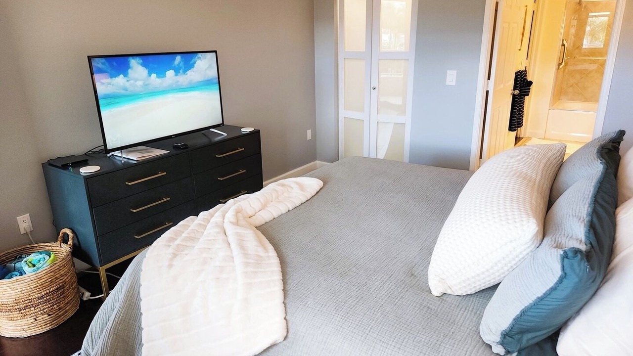Photo of Bedroom in East Ocean Ave