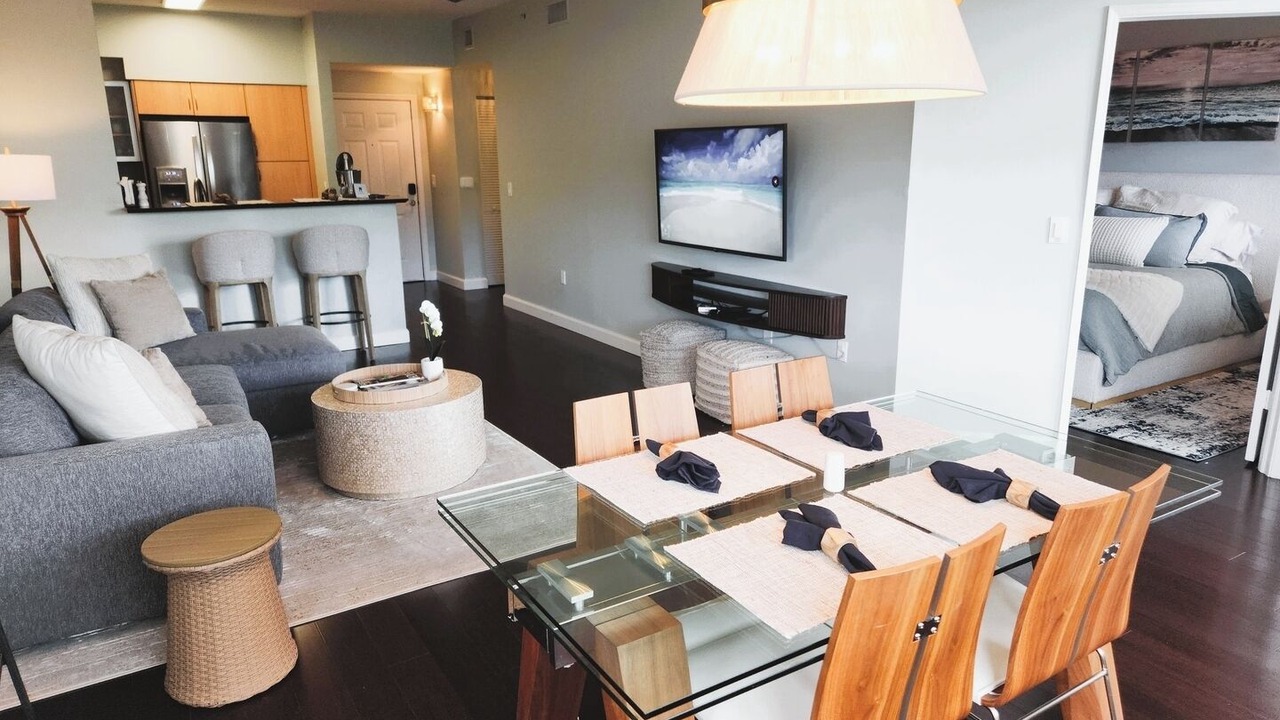 Photo of Livingroom in East Ocean Ave