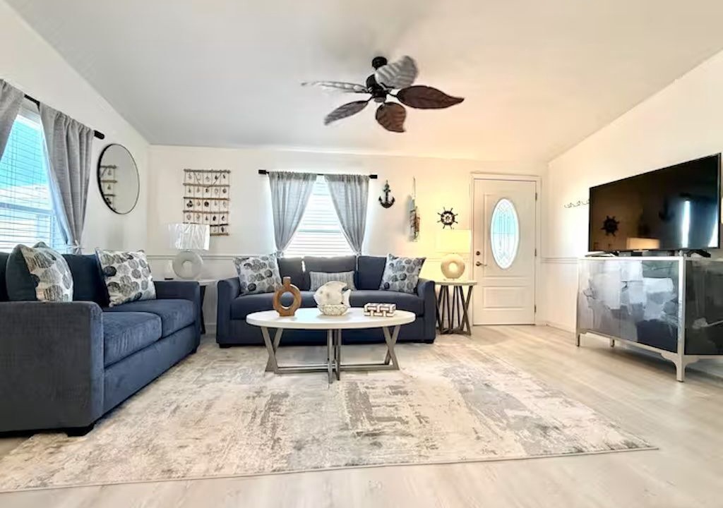 Photo of Livingroom in Fort Myers Beach