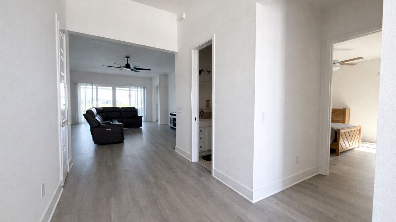 Photo of Livingroom in Candler