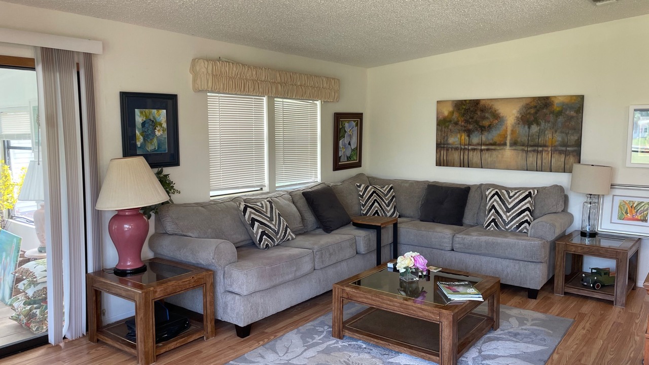 Photo of Livingroom in Silver Lake