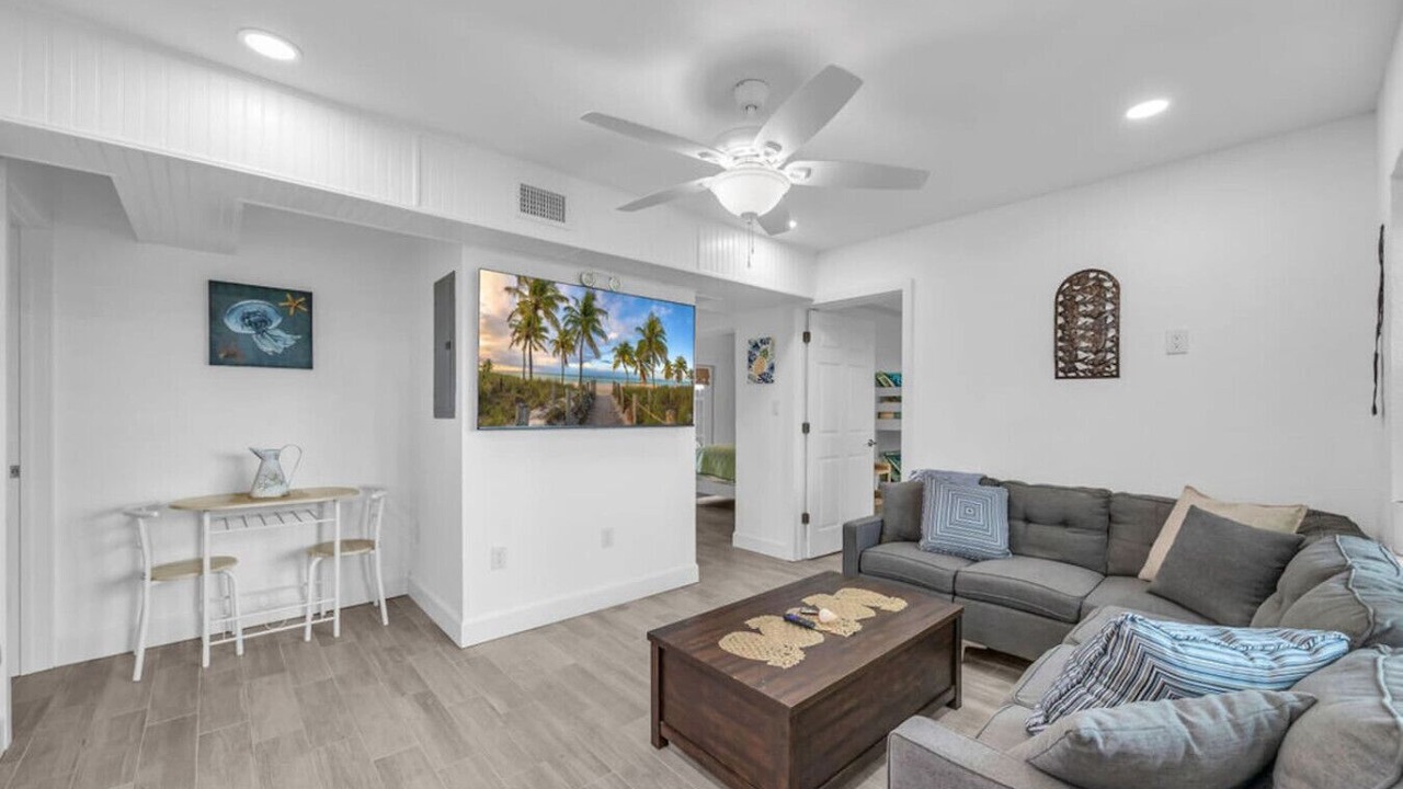 Photo of Livingroom in Varnum Park
