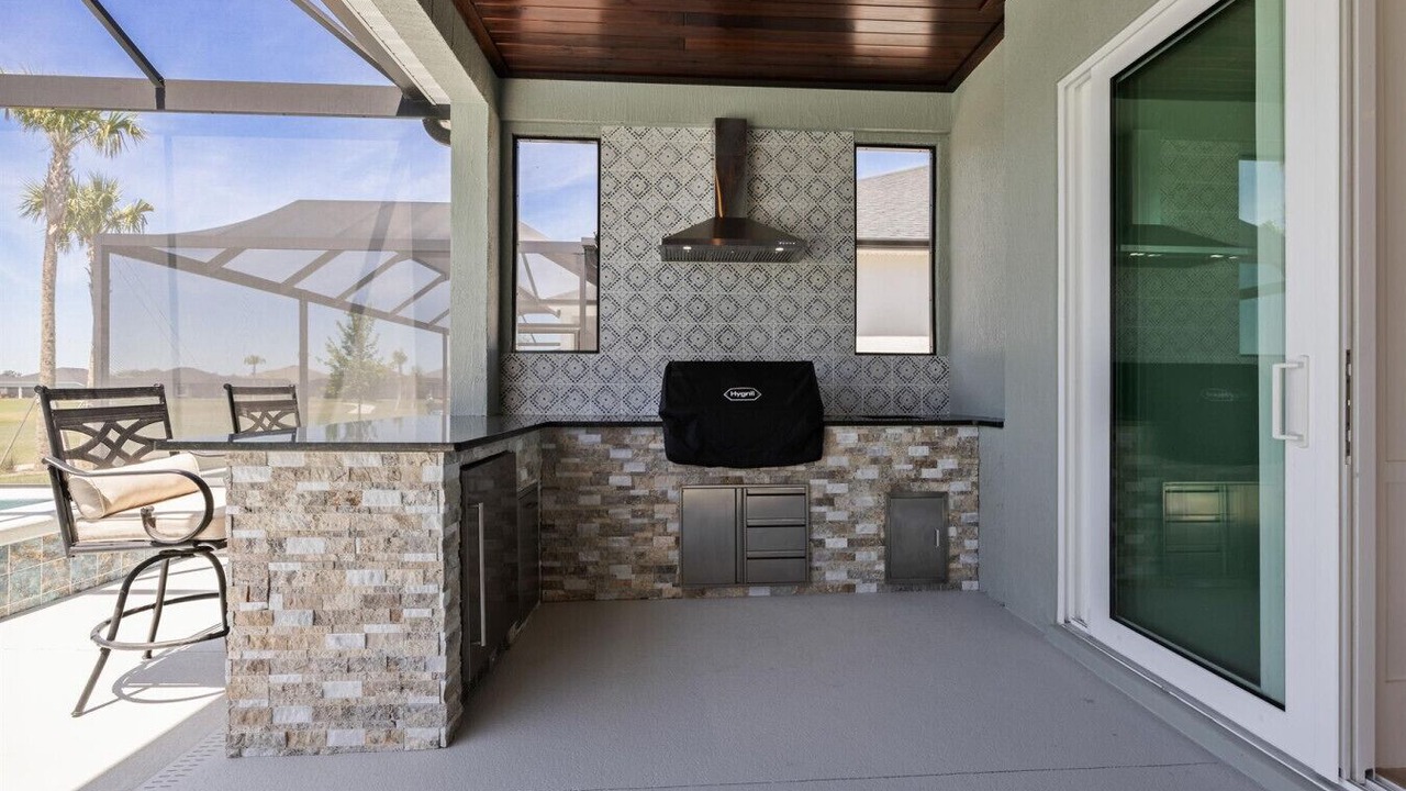 Photo of Patio Balcony in Candler
