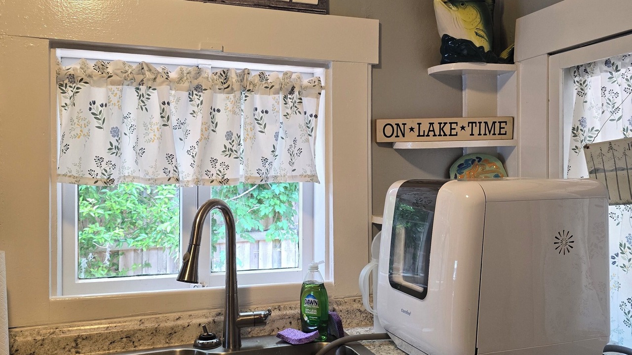 Photo of Kitchen in Putnam Hall