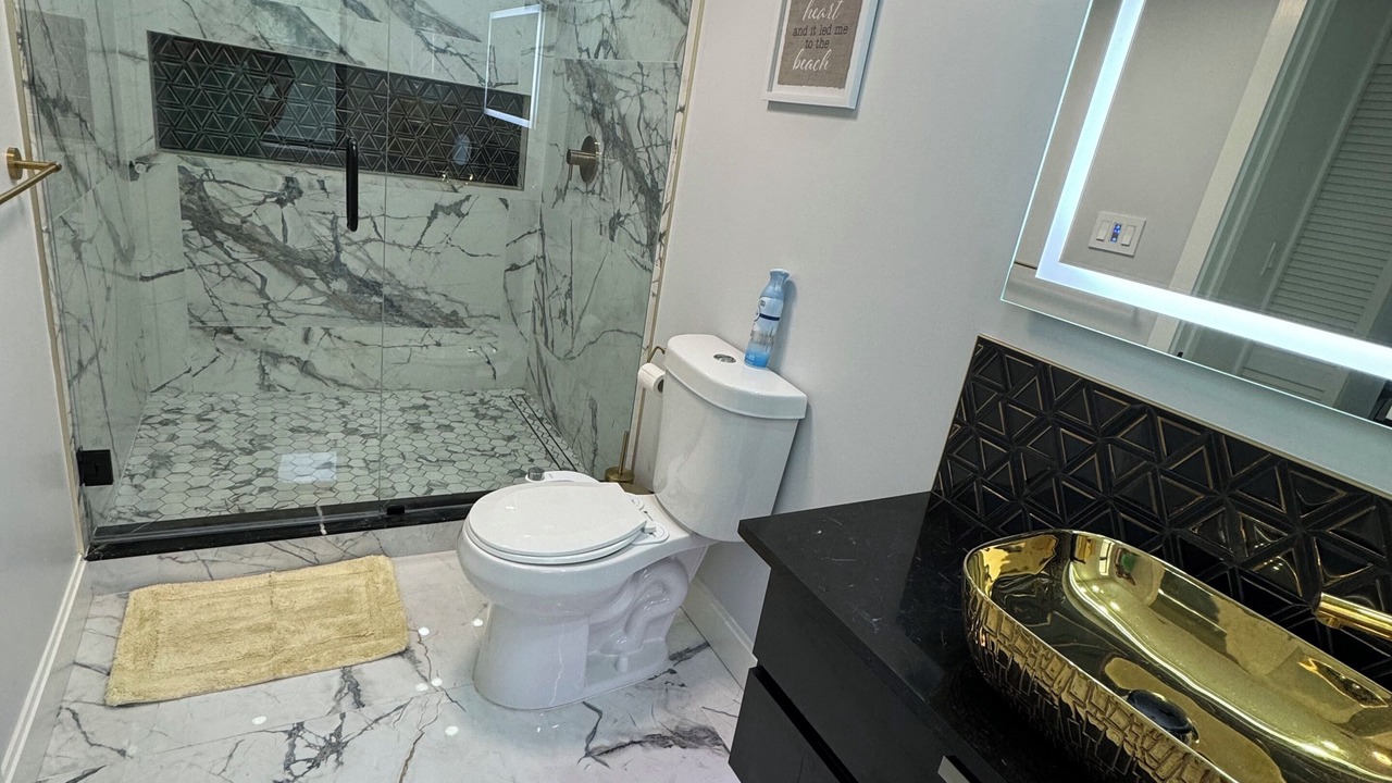Photo of Bathroom in Lake Magdalene