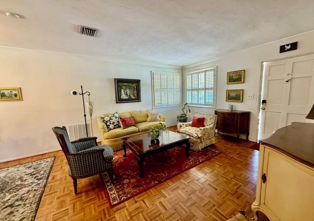 Photo of Livingroom in Arlington Park