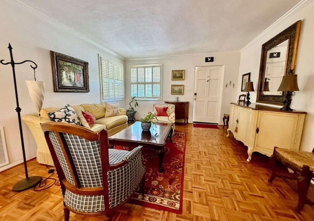 Photo of Livingroom in Arlington Park