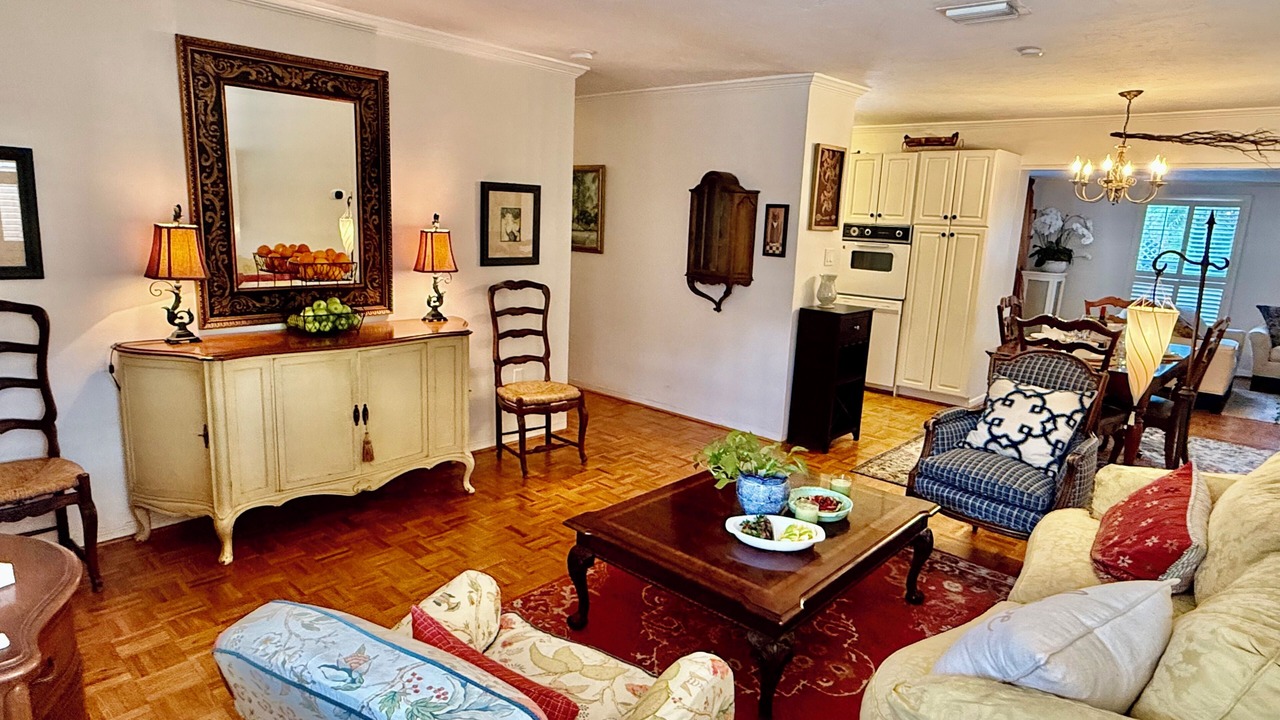 Photo of Livingroom in Arlington Park