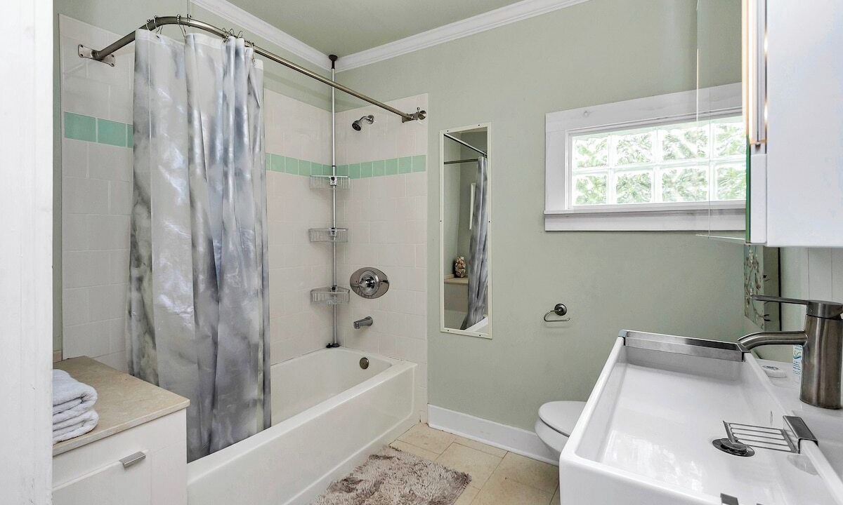 Photo of Bathroom in Candler