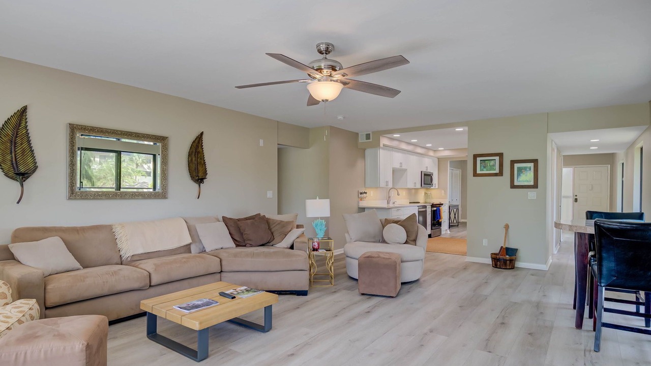 Photo of Livingroom in Cypress Lake