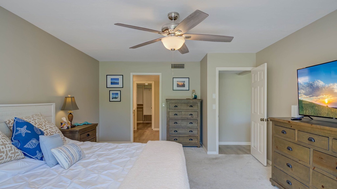 Photo of Bedroom in Cypress Lake