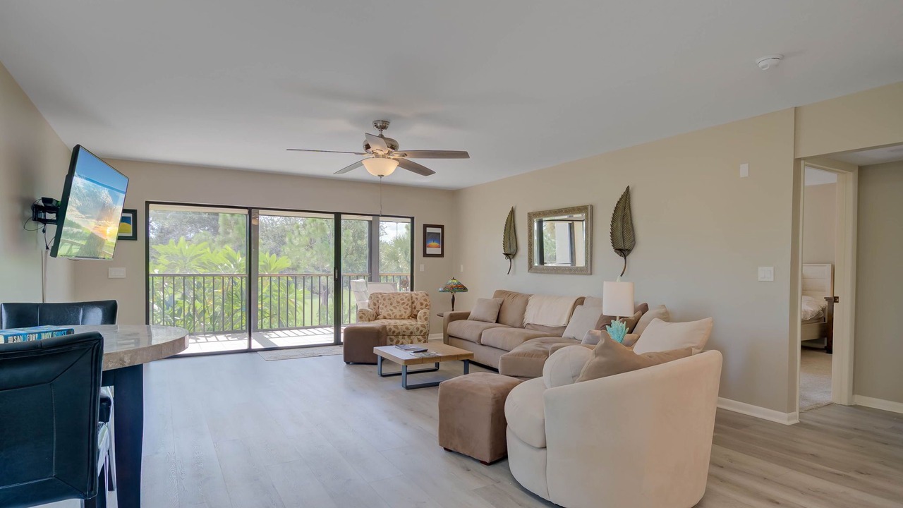 Photo of Livingroom in Cypress Lake
