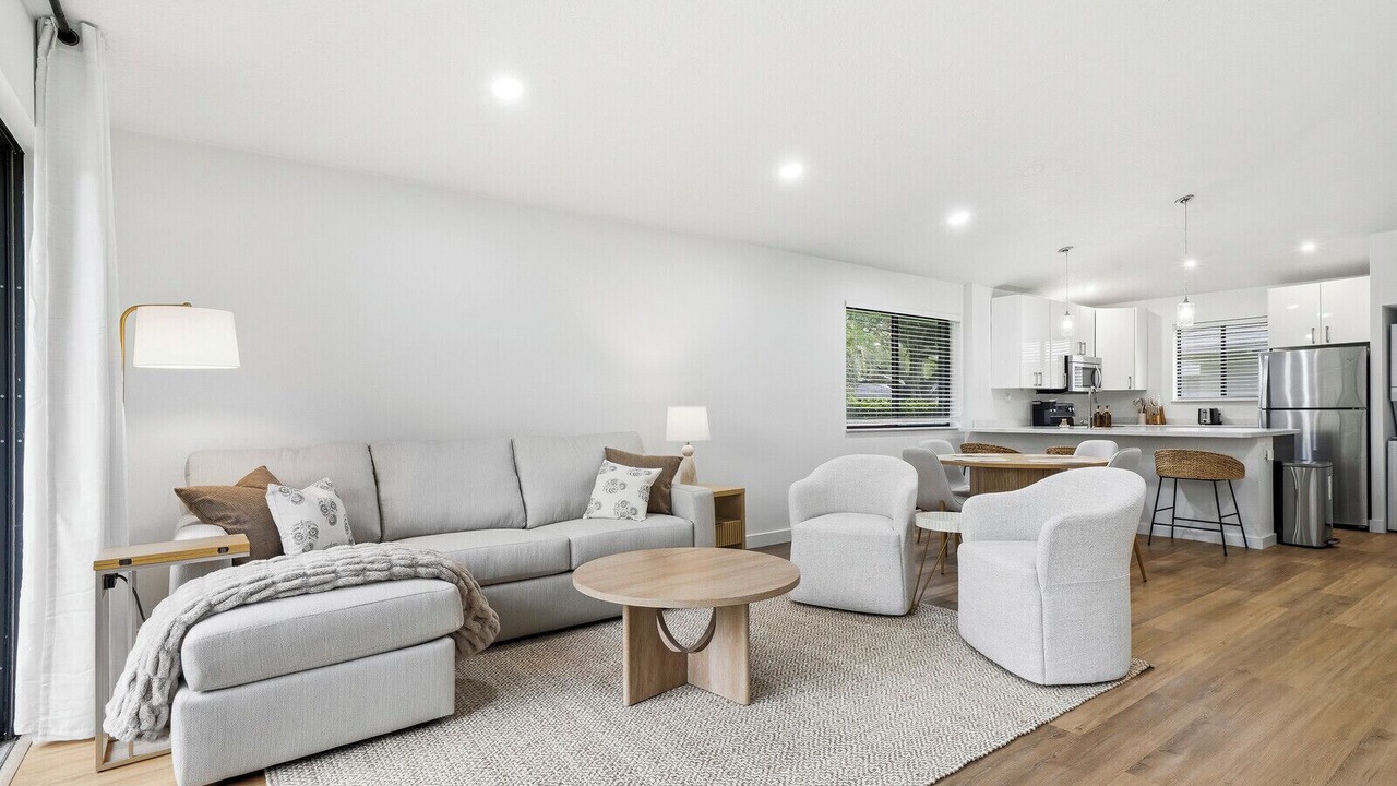 Photo of Livingroom in Hunt Club