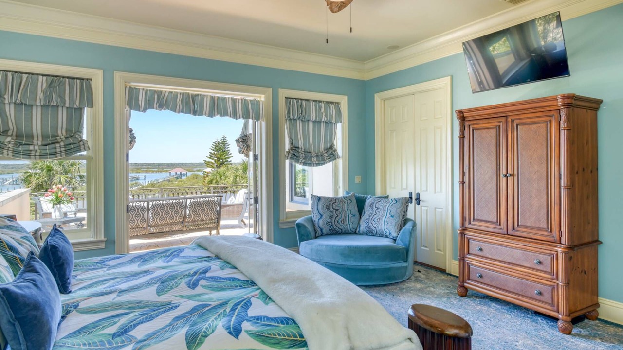 Photo of Bedroom in Crescent Beach
