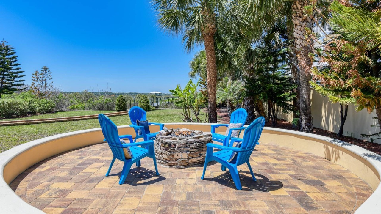 Photo of Patio Balcony in Crescent Beach